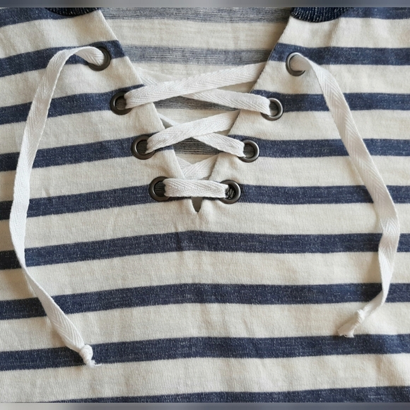 Venus Striped Lace-up Hoodie - Picture 5 of 7